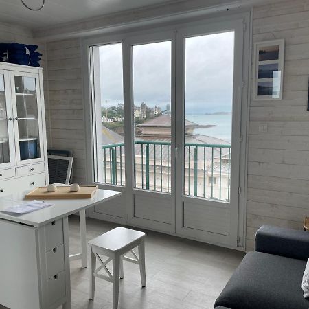 Studio Centre Belle Vue Mer 디나르 외부 사진