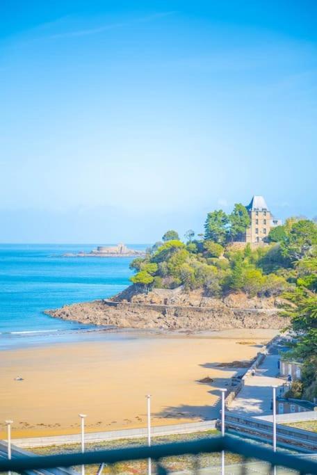 Studio Centre Belle Vue Mer 디나르 외부 사진